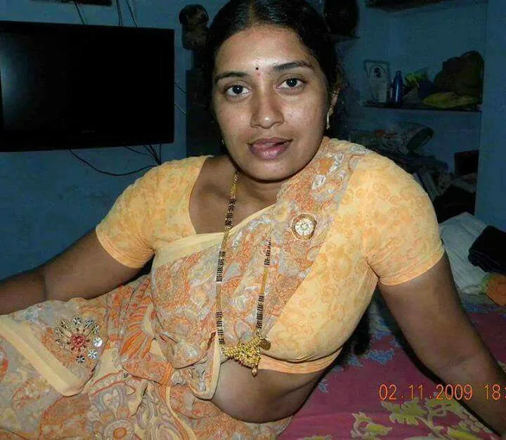 अंकल और आंटी को एक साथ चोदा - Indian Aunty Sex Story me padhiye kaise mujhe chacha aur chachi ke saath chudai karna ka mauka mila!