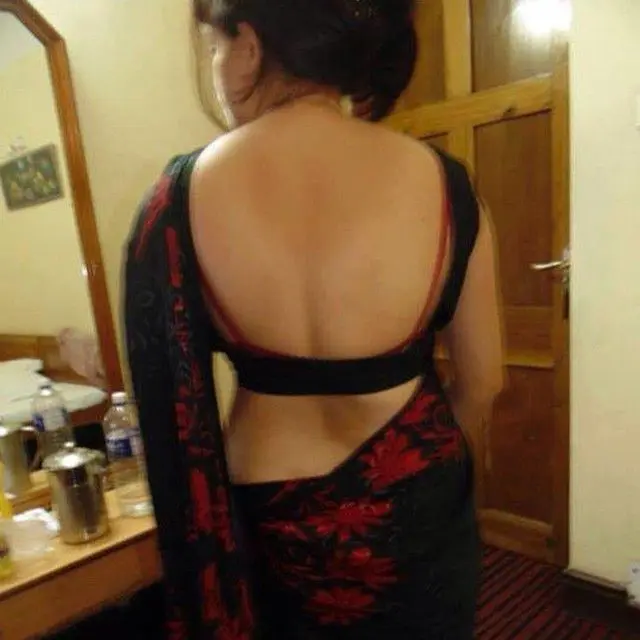 उसके गोरे और बड़े स्तन देखकर मेरा लंड एकदम तन कर खड़ा हो चुका था - Kamuk kahani - Mastaram stories sirf hindipornstories.org par padhiye